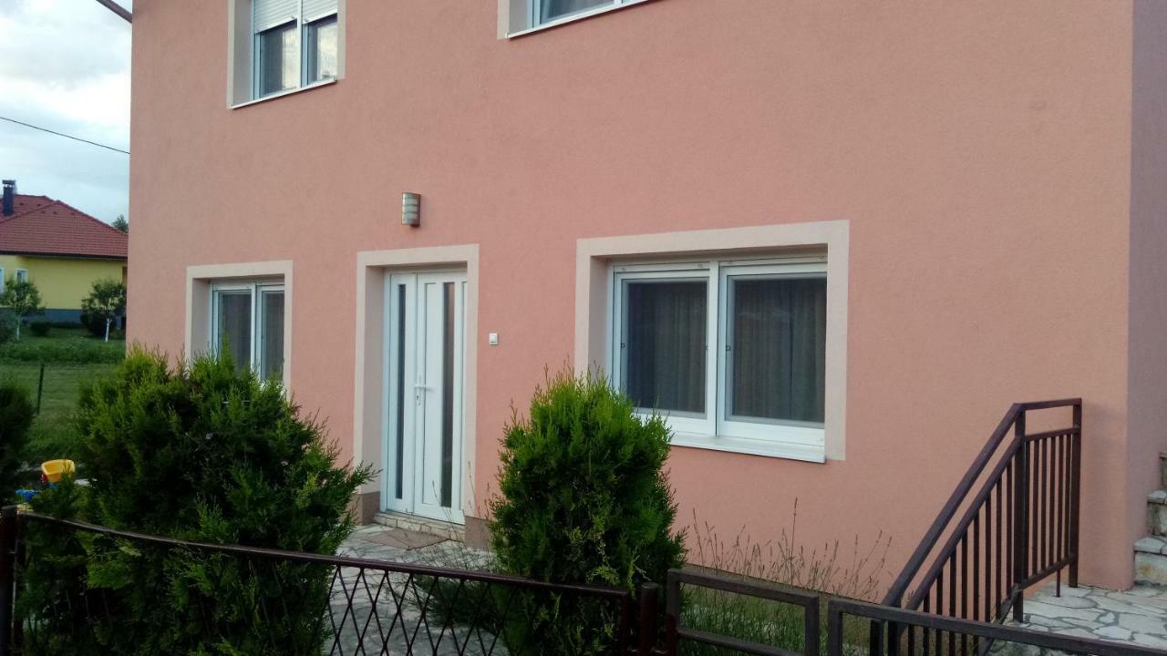 Apartmani Lovro Ogulin Eksteriør billede